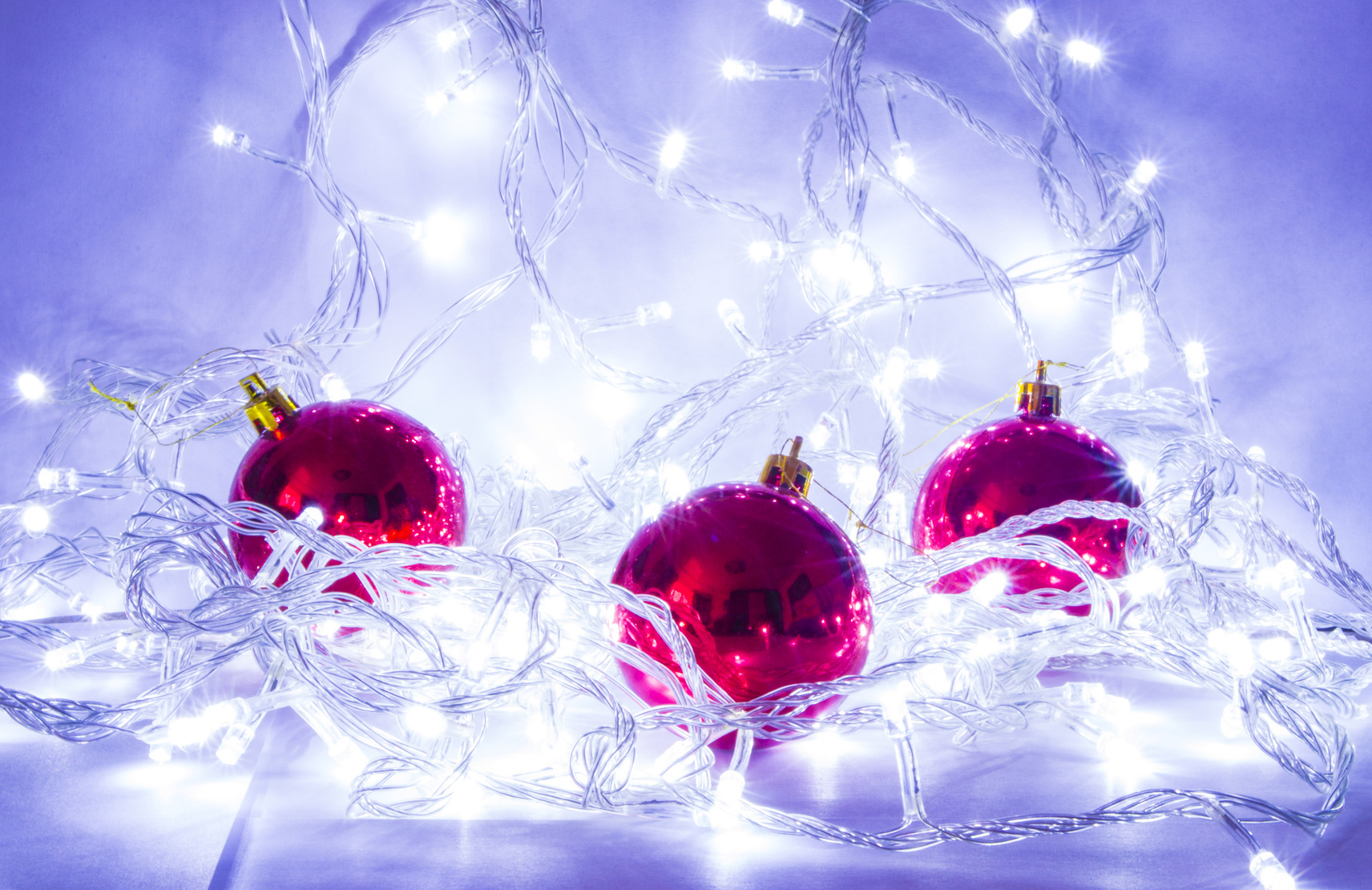 La Boule de Noël Guirlande : Un Symbole de Joie et de Tradition pour 2024